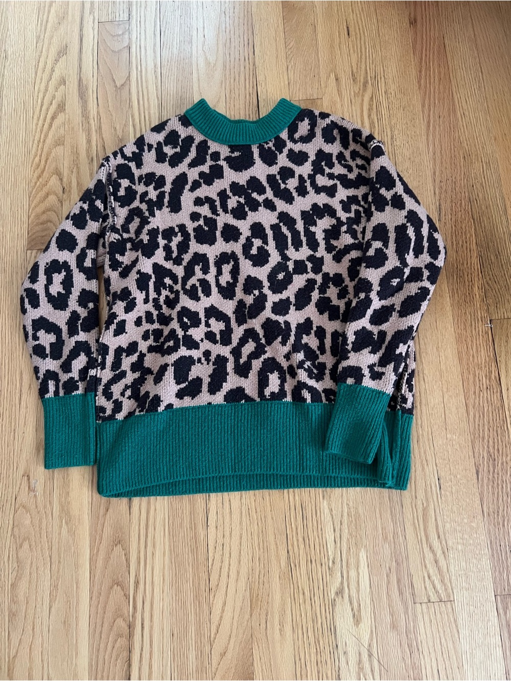 aerie Leopard Print Crewneck Sweater with Green Trim (xxs-s runs big)